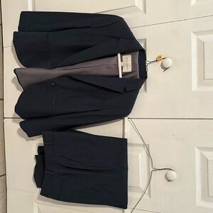 Banana Republic Blue Suit jacket size 4 pants size 6/7!
